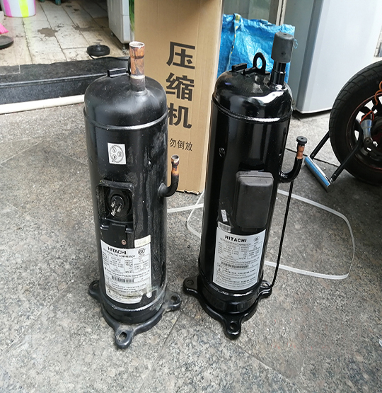 月湖中央空调压缩机的更换维修